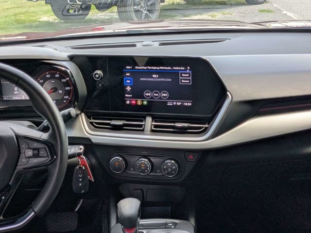 Used 2024 Chevrolet Trax RS FWD image 17
