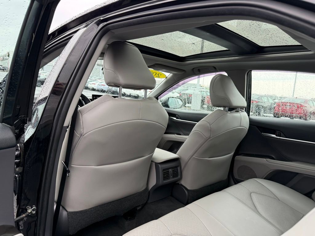 Used 2021 Toyota Camry XLE w/ Navigation Package image 11