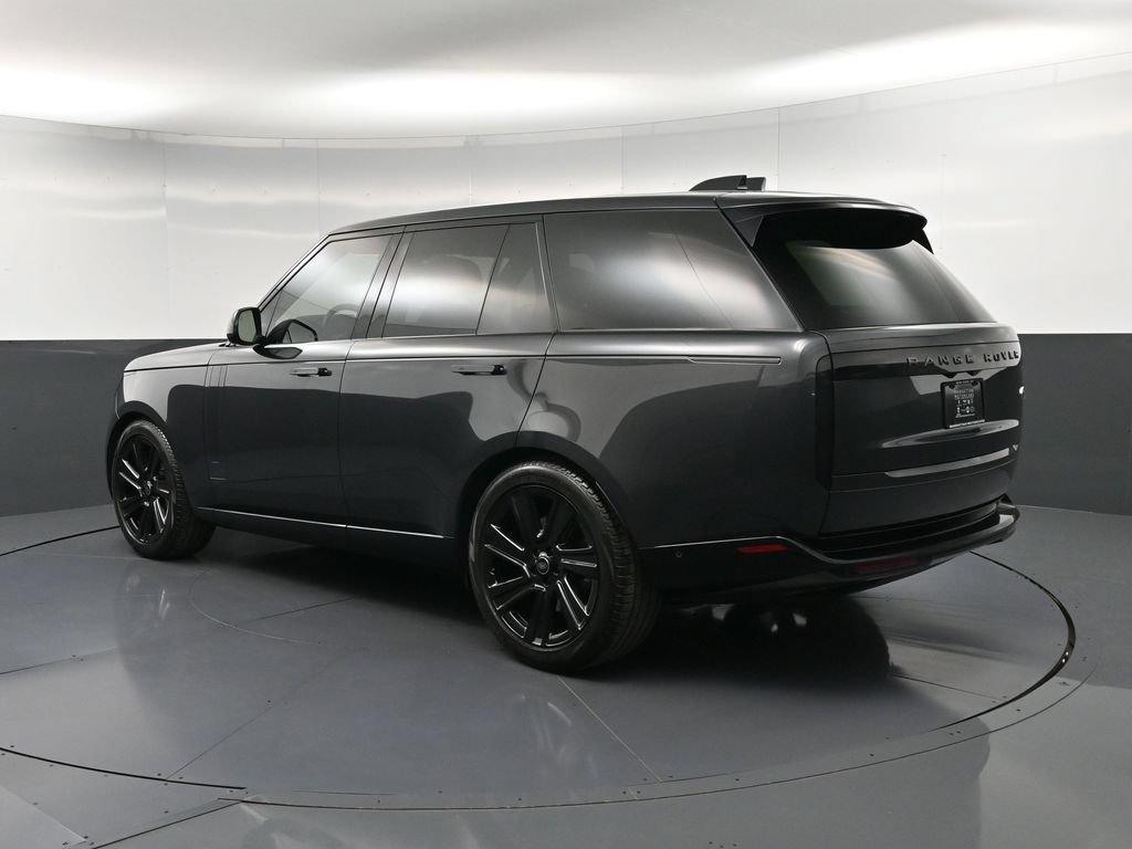 Used 2023 Land Rover Range Rover SE AWD/4WD image 3