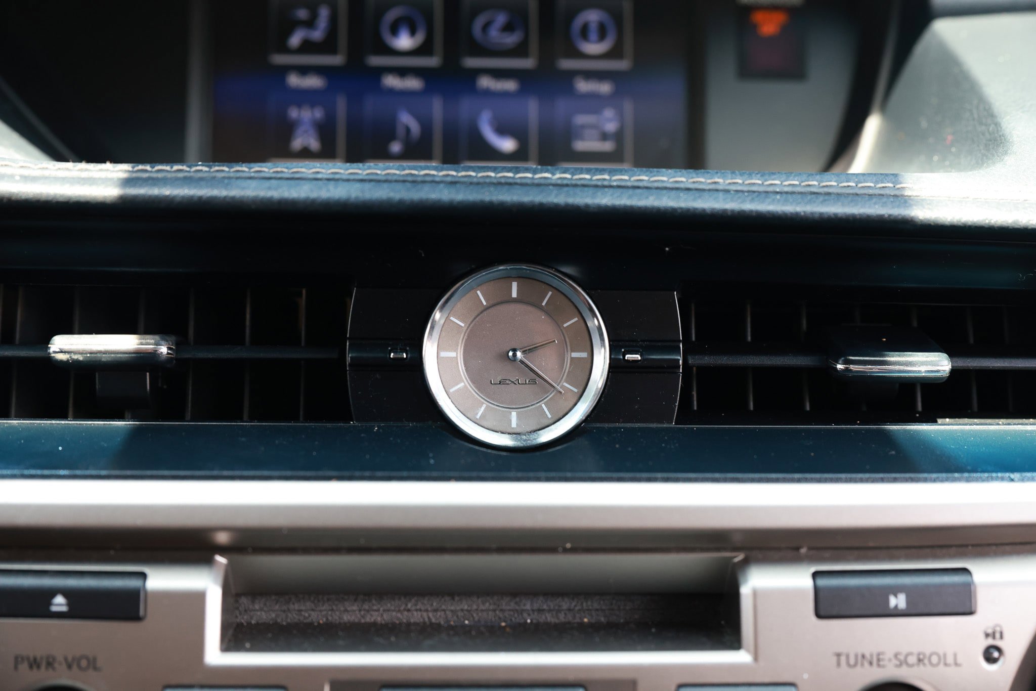 Used 2016 Lexus ES 350 w/ Luxury Package w/Wood Trim FWD image 37