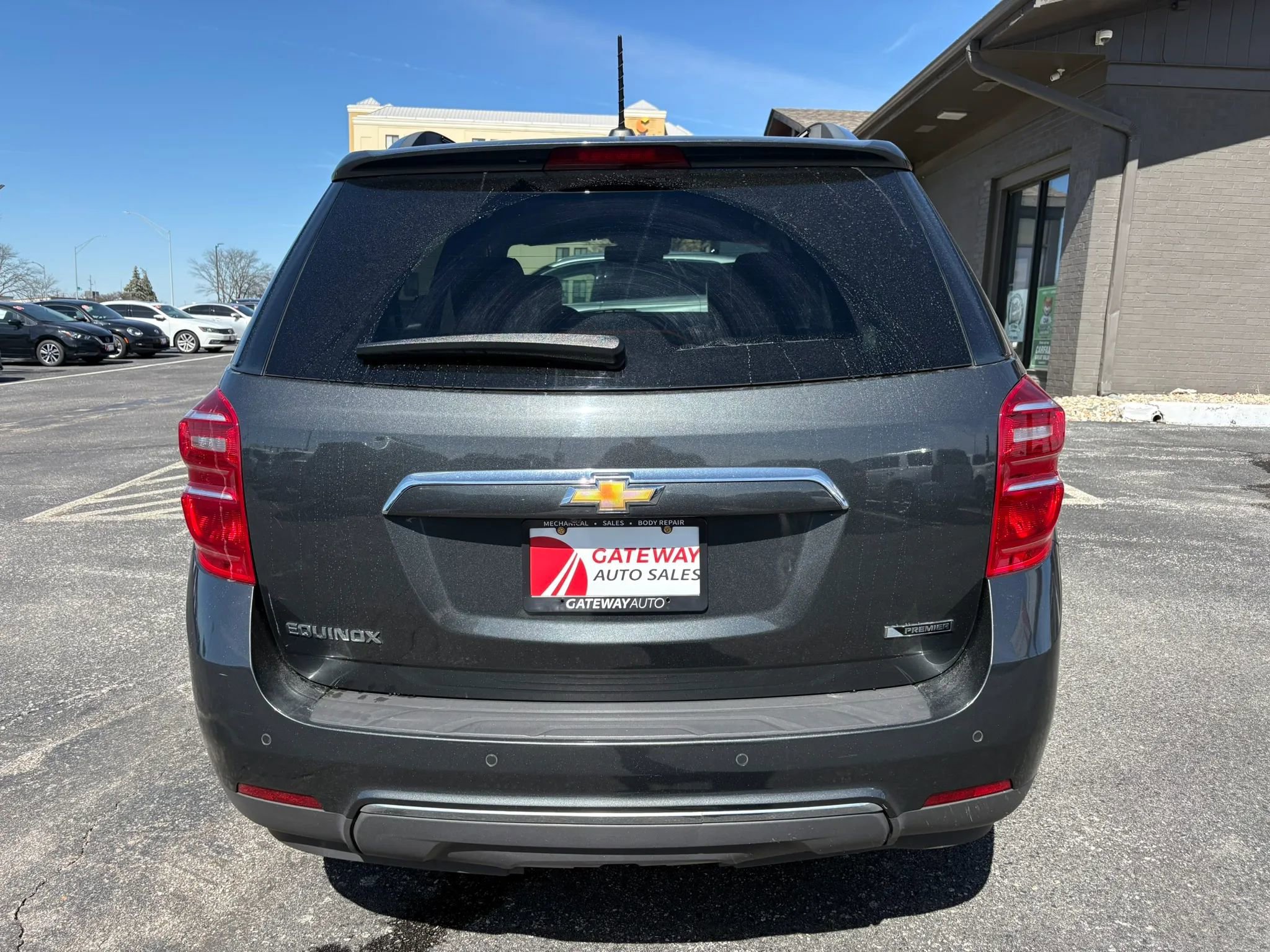 Used 2017 Chevrolet Equinox Premier w/ Enhanced Convenience Package image 4