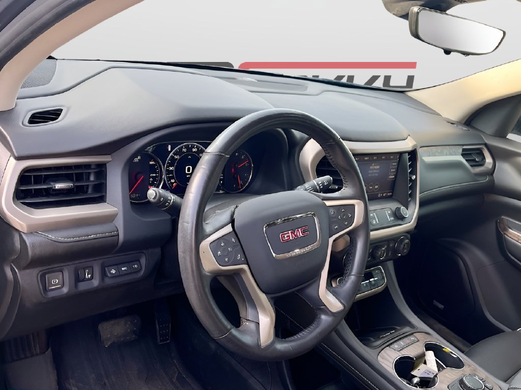 Used 2021 GMC Acadia Denali w/ Denali Technology Package FWD image 9