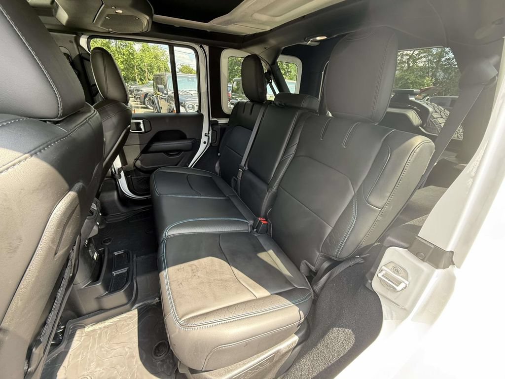 Used 2024 Jeep Wrangler High Altitude AWD/4WD image 13