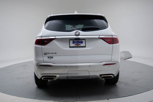 Used 2024 Buick Enclave Premium image 9
