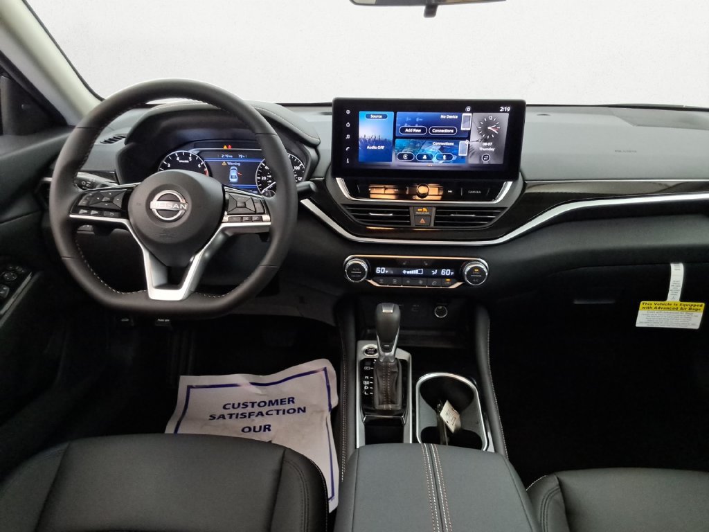 Used 2025 Nissan Altima 2.5 SR w/ SR Premium Package FWD image 9