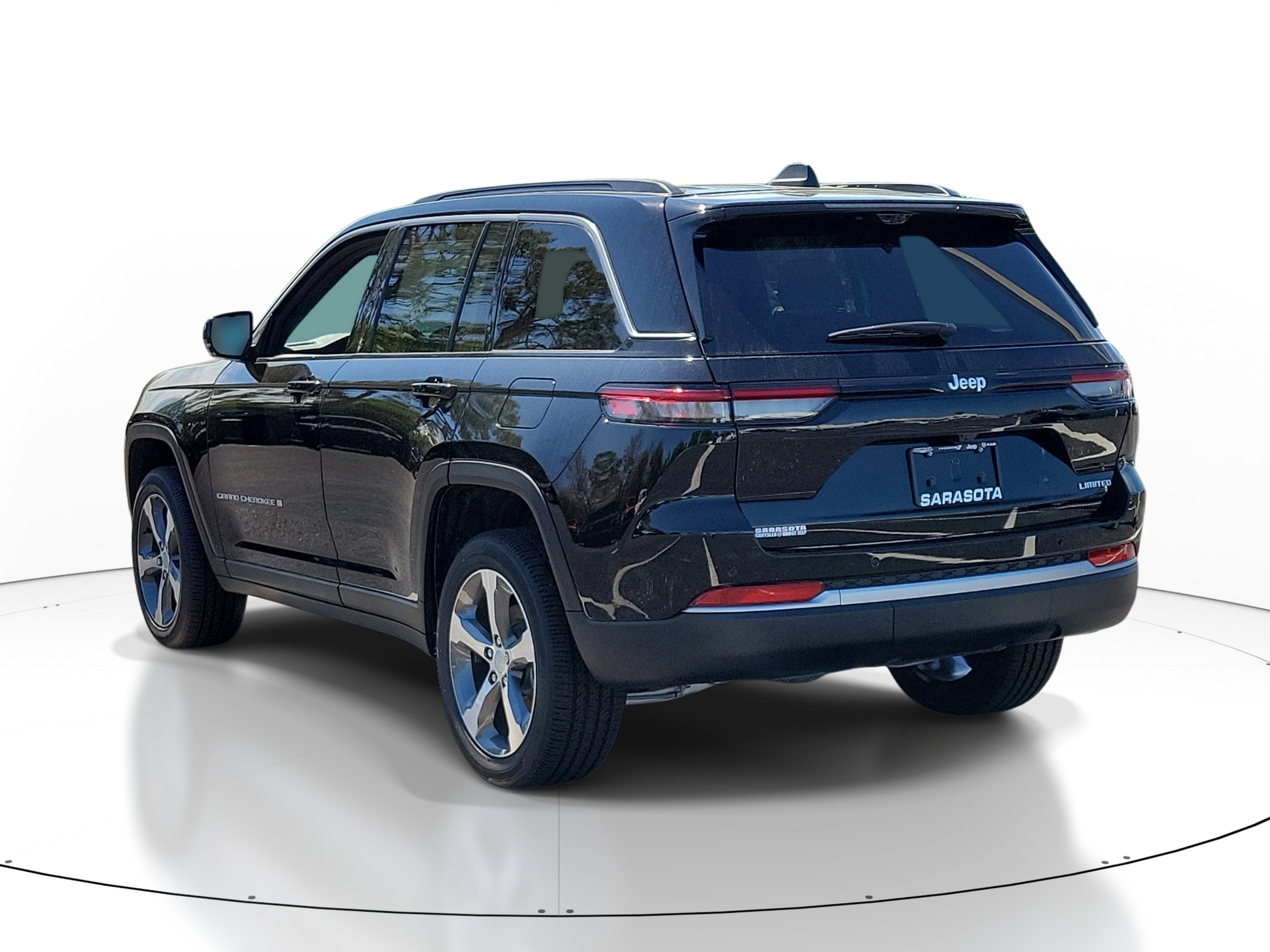 New 2026 Jeep Grand Cherokee Limited RWD image 4