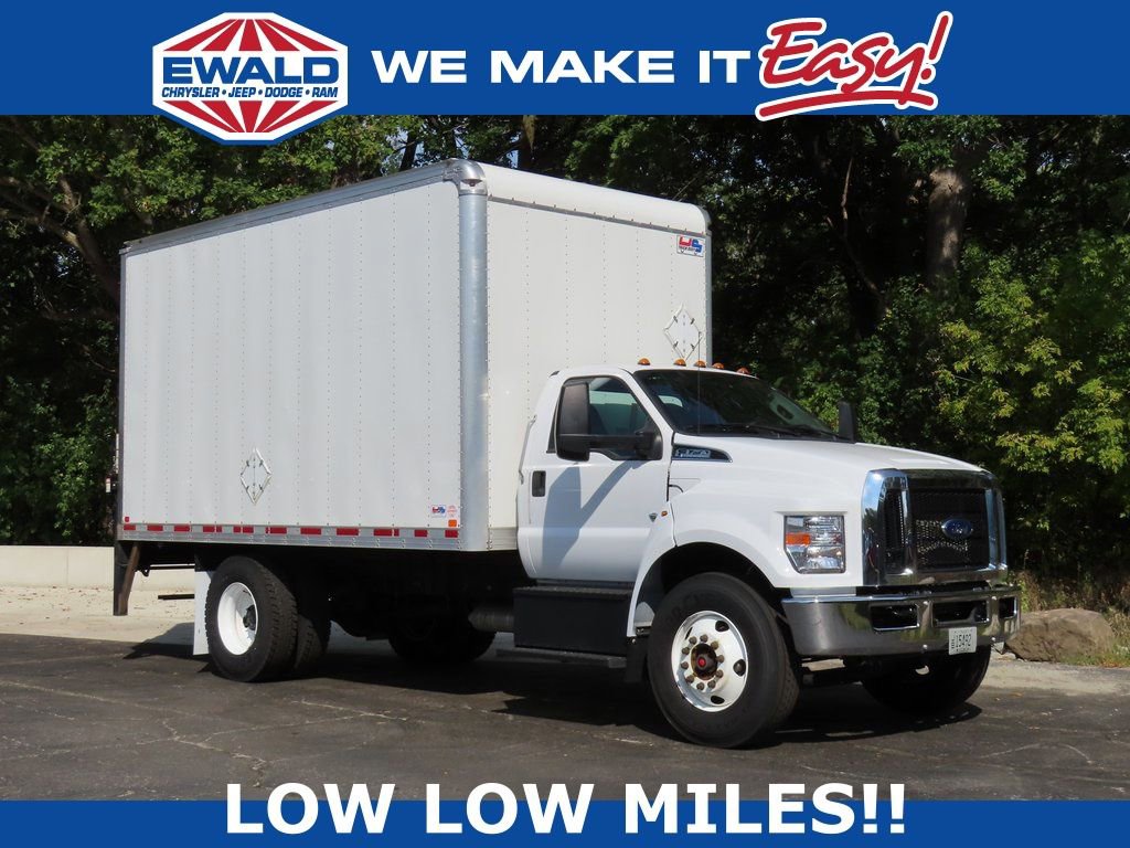 Used 2022 Ford F750 2WD Regular Cab Super Duty image 1