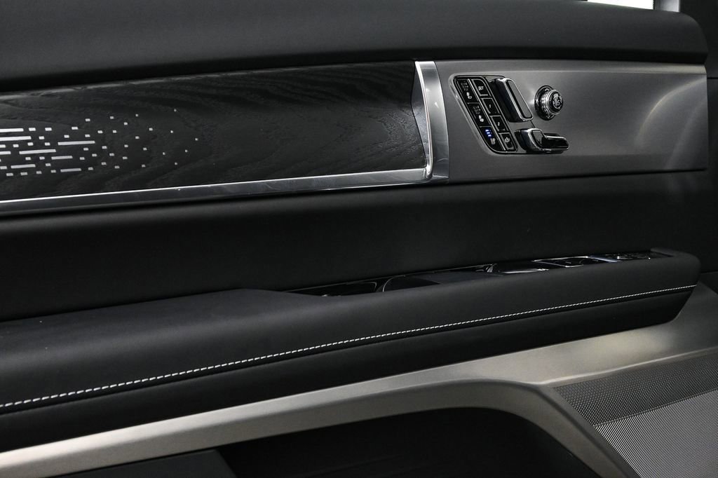 New 2026 Cadillac Vistiq Platinum image 6
