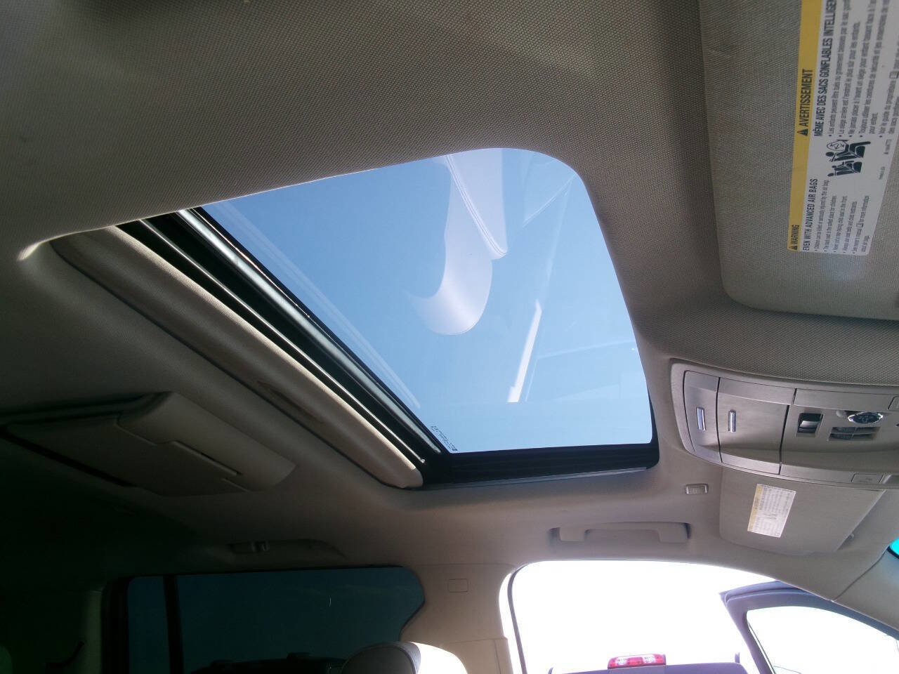 Used 2019 GMC Yukon XL SLT w/ Premium Edition image 32