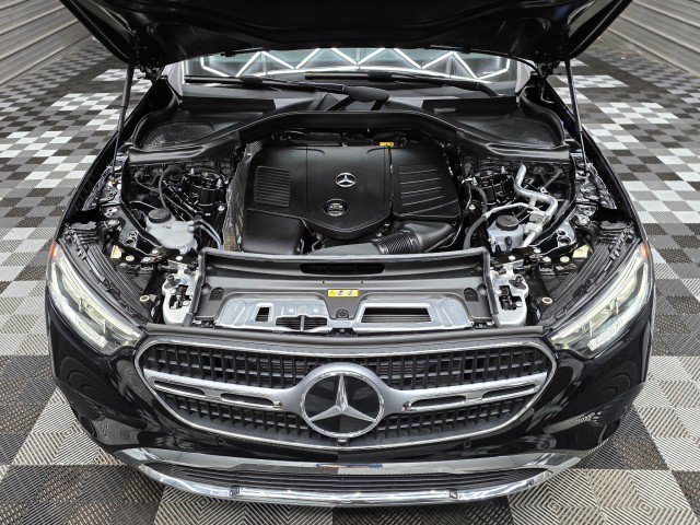 Used 2024 Mercedes-Benz GLC 300 4MATIC image 40