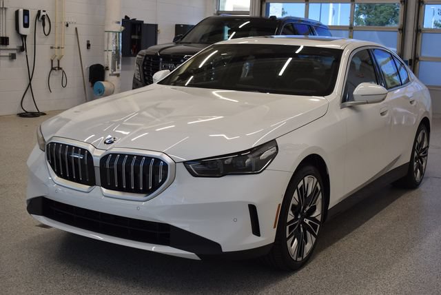 New 2027 BMW 530i xDrive w/ Premium Package AWD/4WD image 9