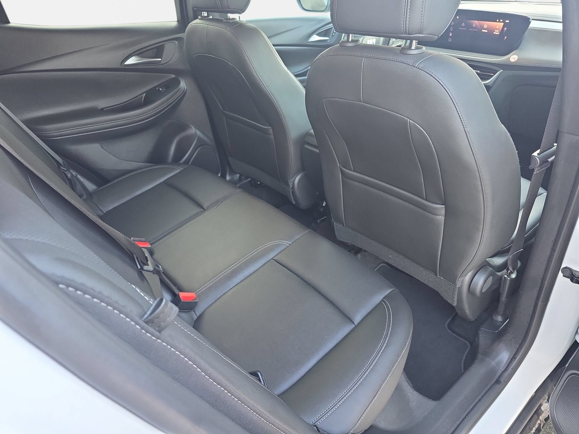 Used 2024 Buick Encore GX Sport Touring AWD/4WD image 11