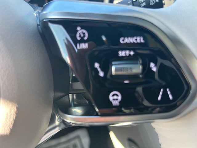 New 2025 Jaguar F-PACE R-Dynamic S image 25