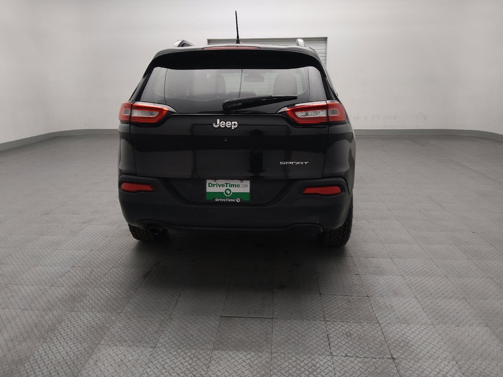 Used 2016 Jeep Cherokee Sport FWD image 7