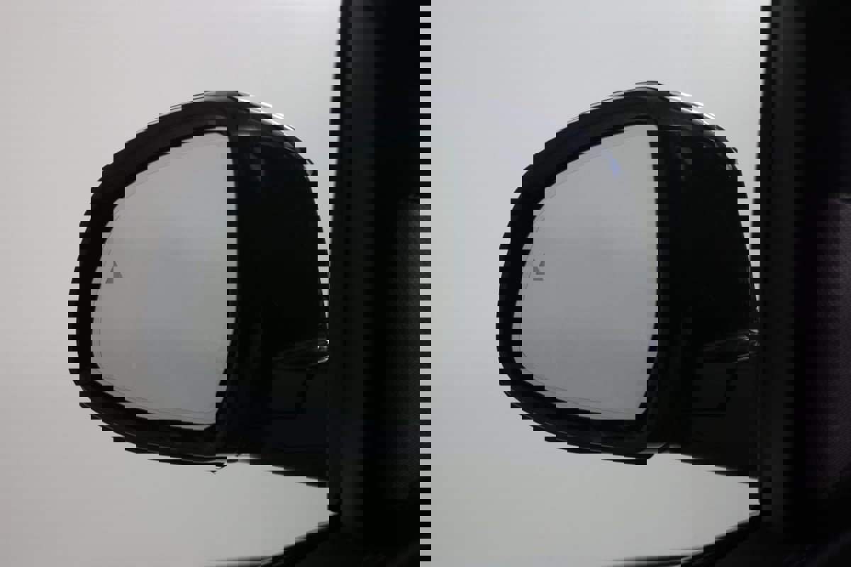 Used 2020 BMW X5 M50i w/ Premium Package image 17