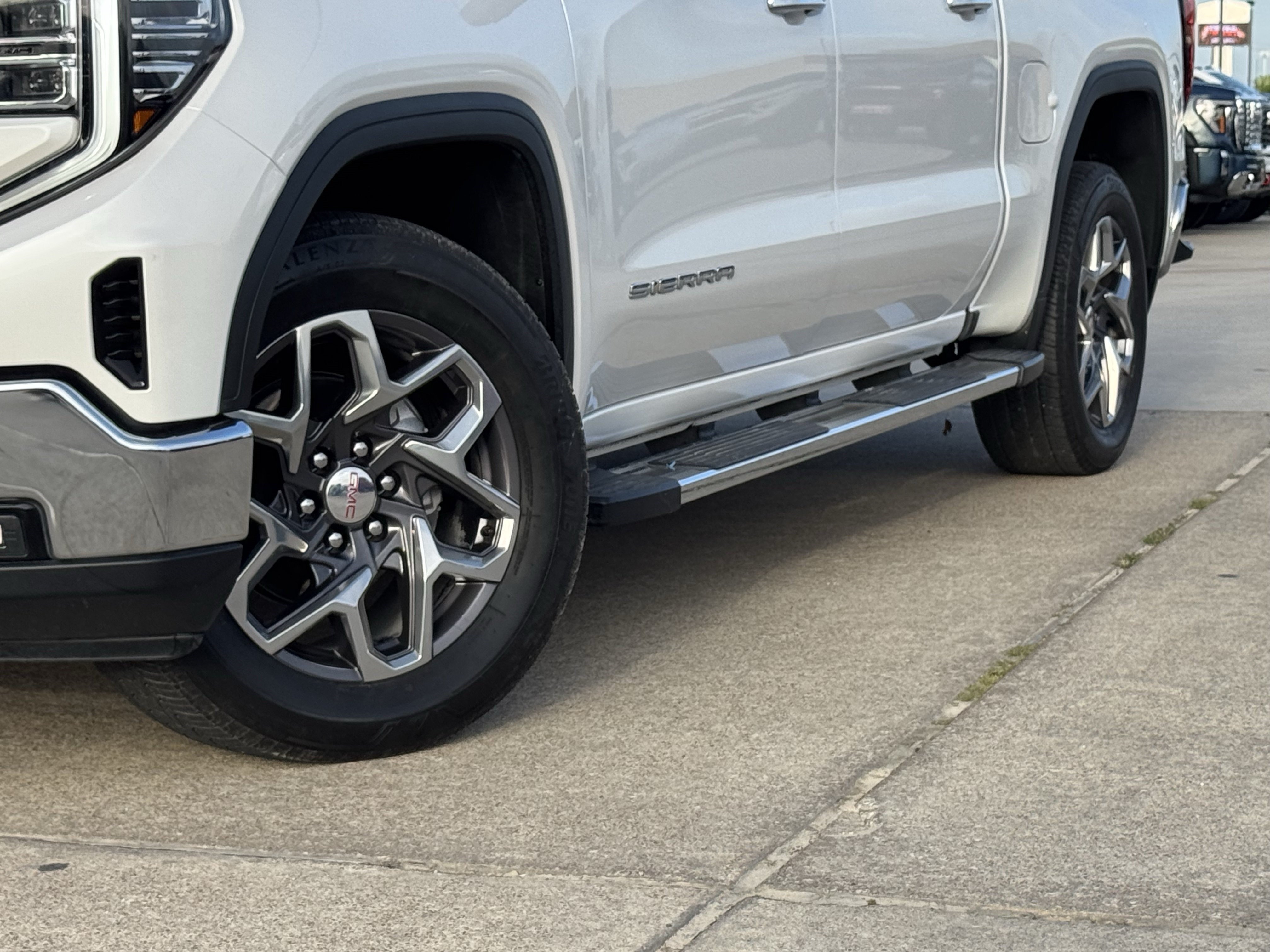 Used 2023 GMC Sierra 1500 SLT RWD image 3