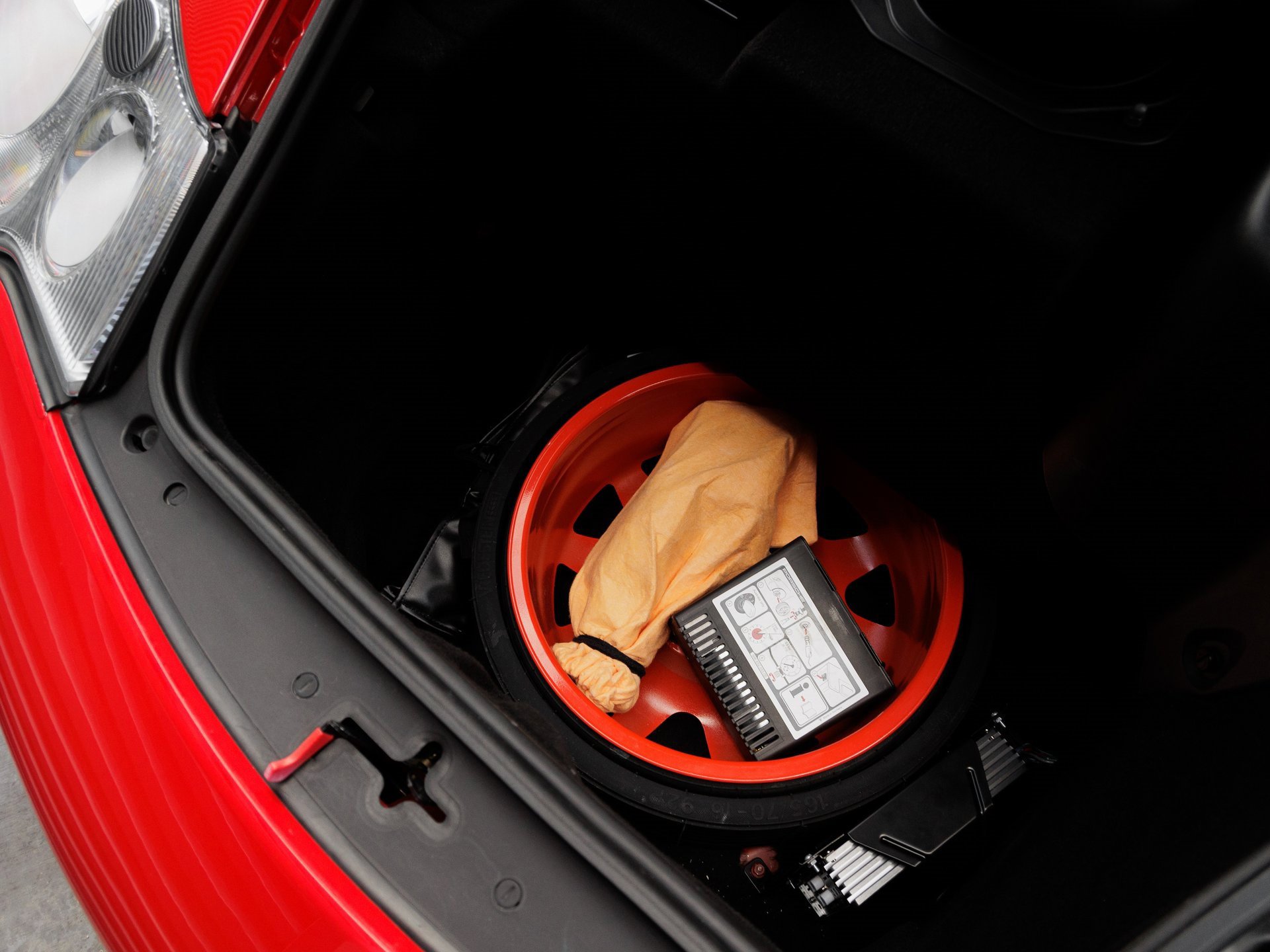 Used 2004 Porsche 911 Carrera 4S image 36