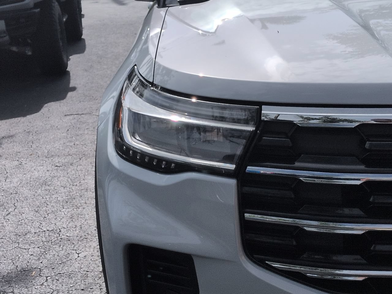 Certified 2025 Ford Explorer Active RWD image 10
