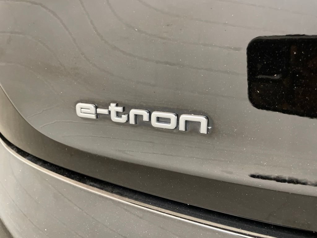 Used 2022 Audi e-tron Premium AWD/4WD image 10