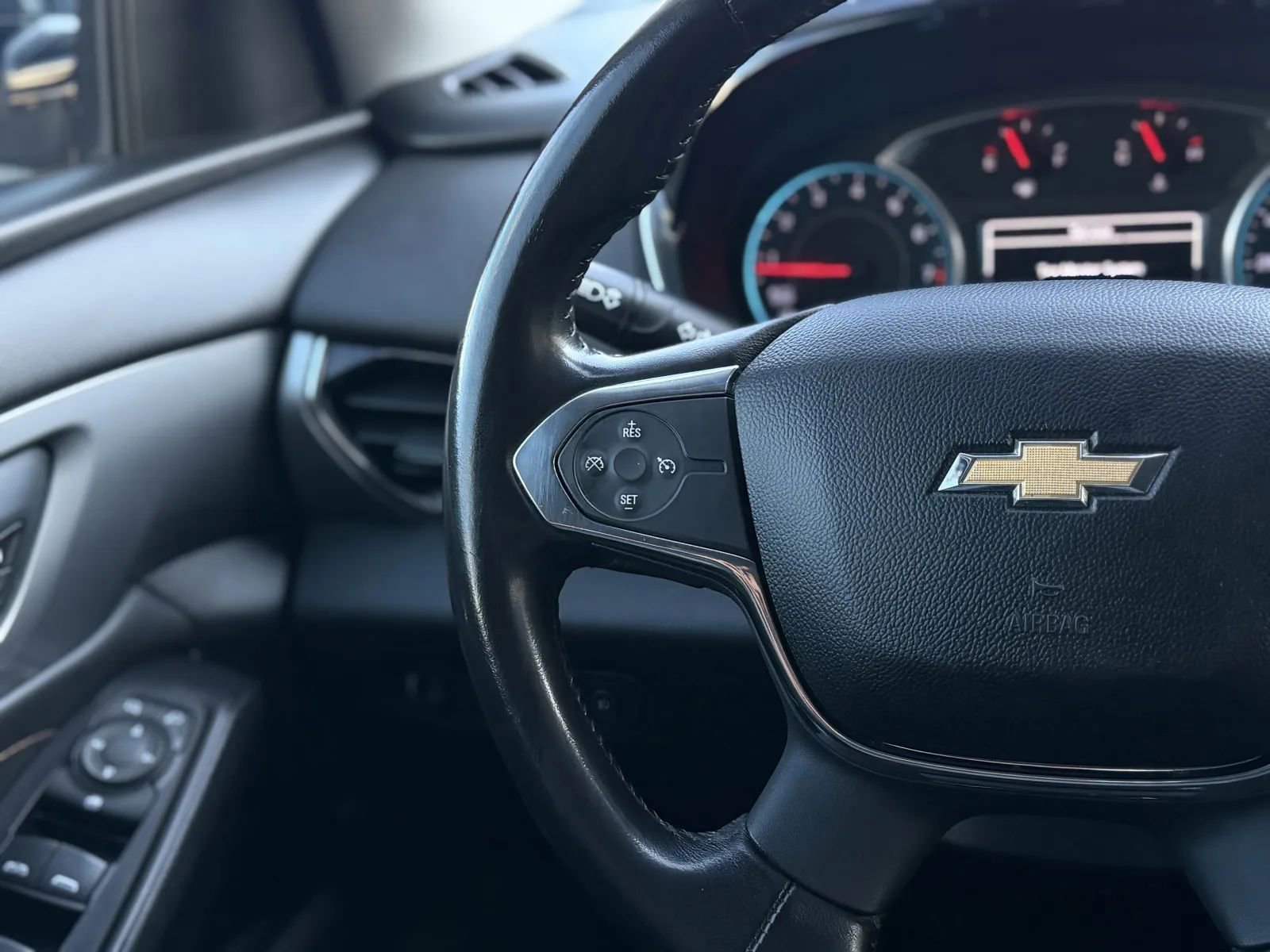 Used 2019 Chevrolet Traverse LT w/ LT Premium Package AWD/4WD image 25
