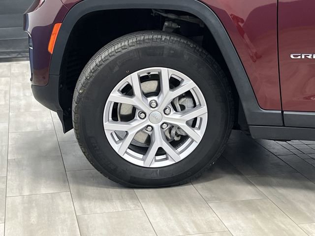 Used 2022 Jeep Grand Cherokee Limited w/ Luxury Tech Group II image 38