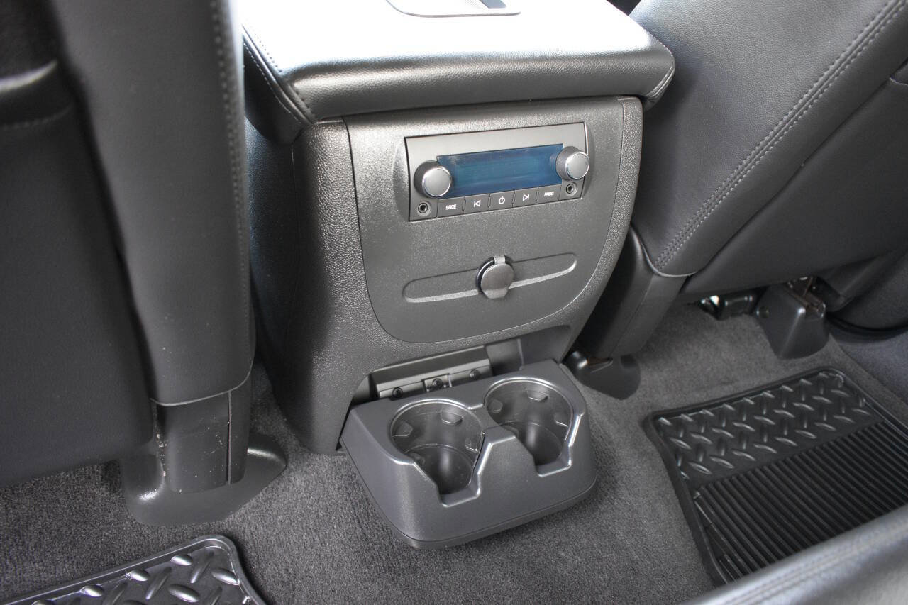 Used 2009 GMC Sierra 1500 SLT w/ Suspension Package, Off-Road image 13