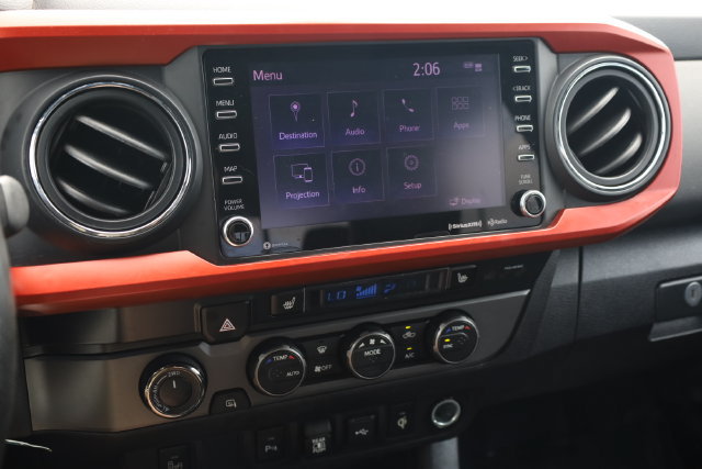 Used 2020 Toyota Tacoma TRD Off-Road w/ TRD Premium Off Road Package AWD/4WD image 16