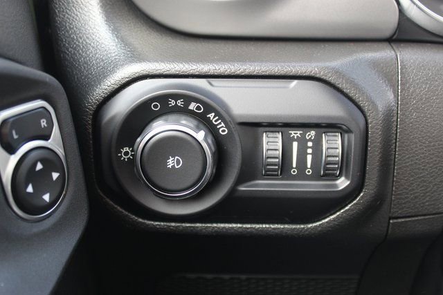 Used 2022 Jeep Wrangler Sport S image 15