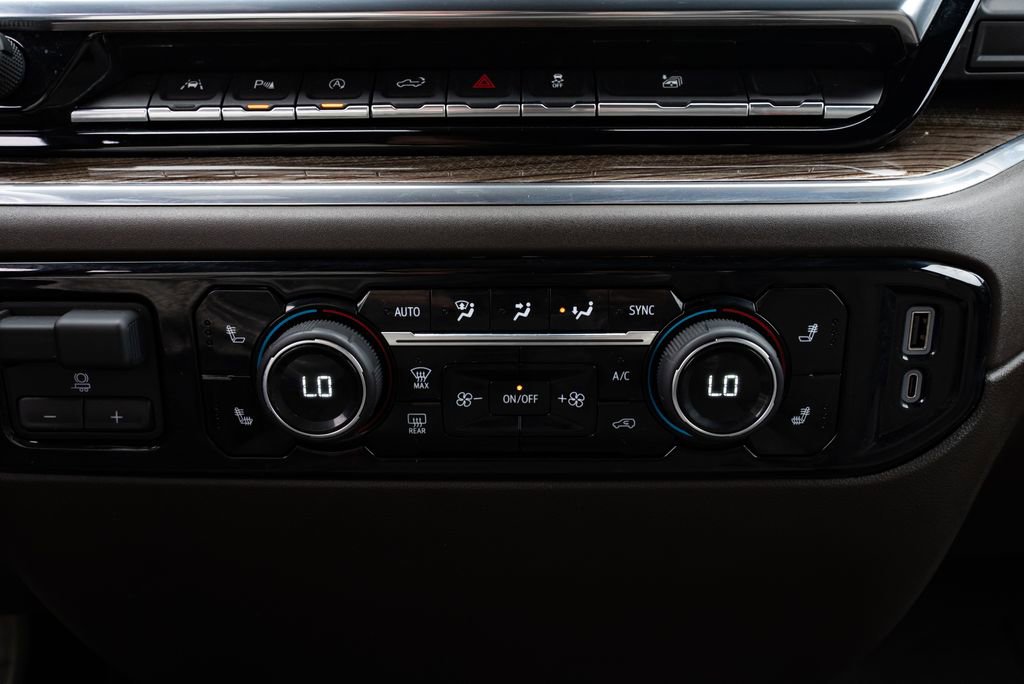 Used 2023 Chevrolet Silverado 1500 LT w/ Leather Package image 17