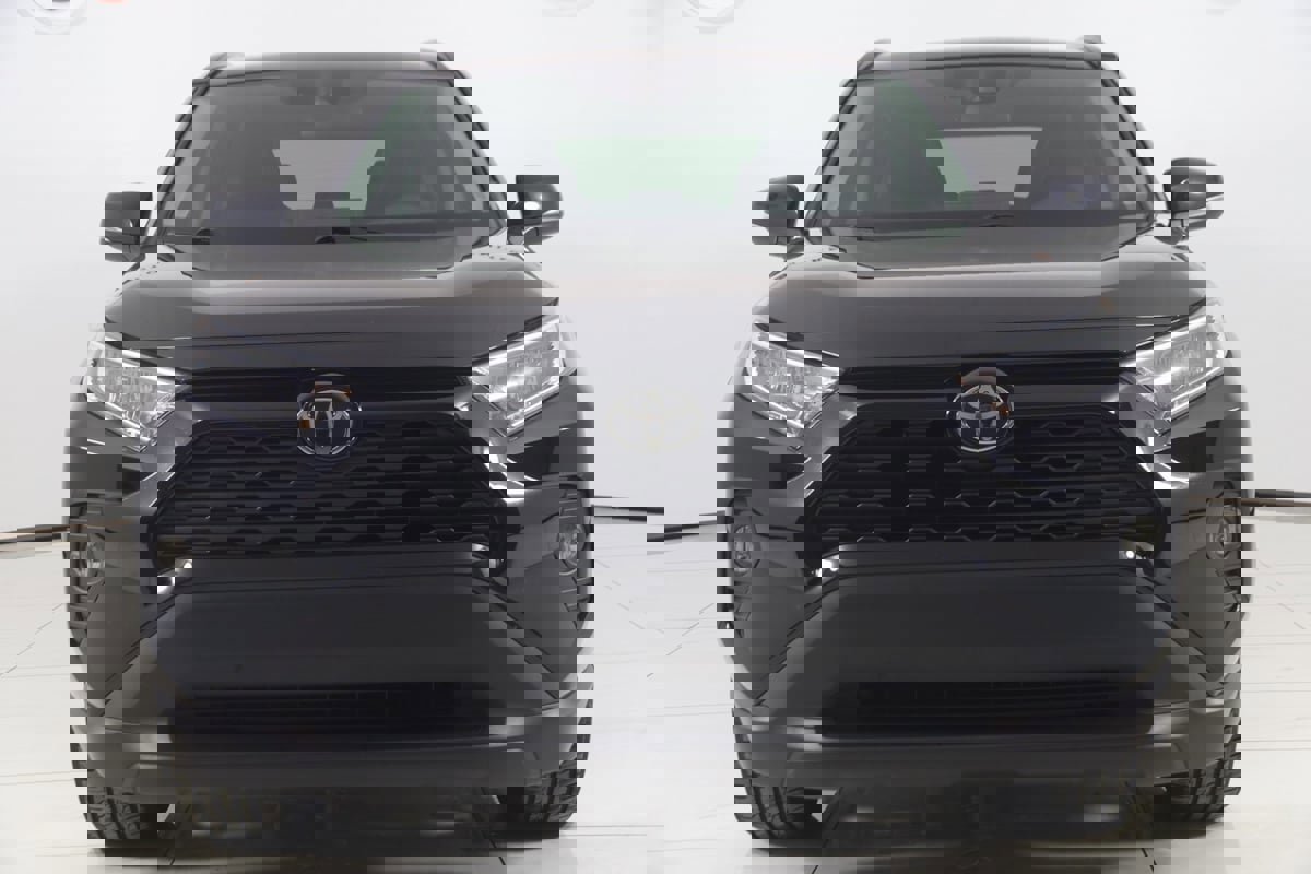 Used 2019 Toyota RAV4 XLE Premium image 48