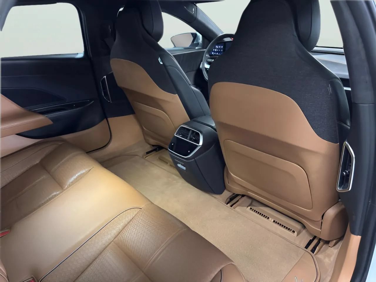 Used 2022 Lucid Air Grand Touring AWD/4WD image 16