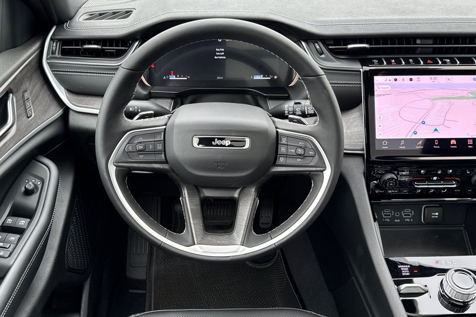 New 2025 Jeep Grand Cherokee Limited w/ Luxury Tech Group II image 17