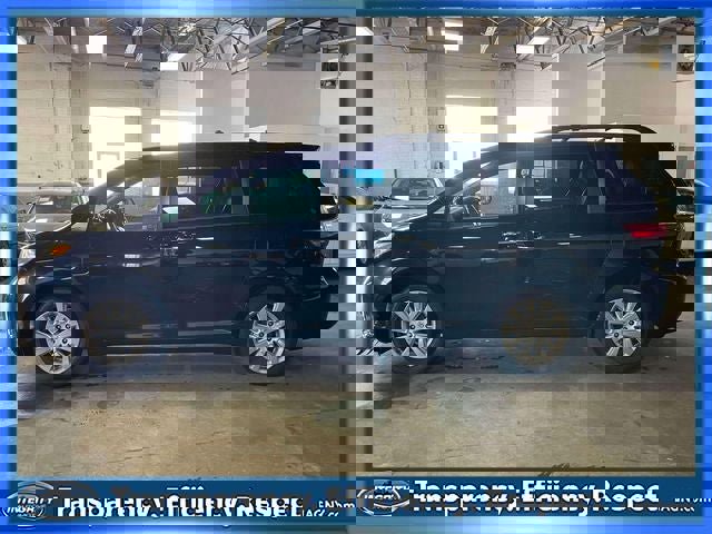Used 2015 Toyota Sienna XLE Premium w/ Four Season Floor Mat Package image 11