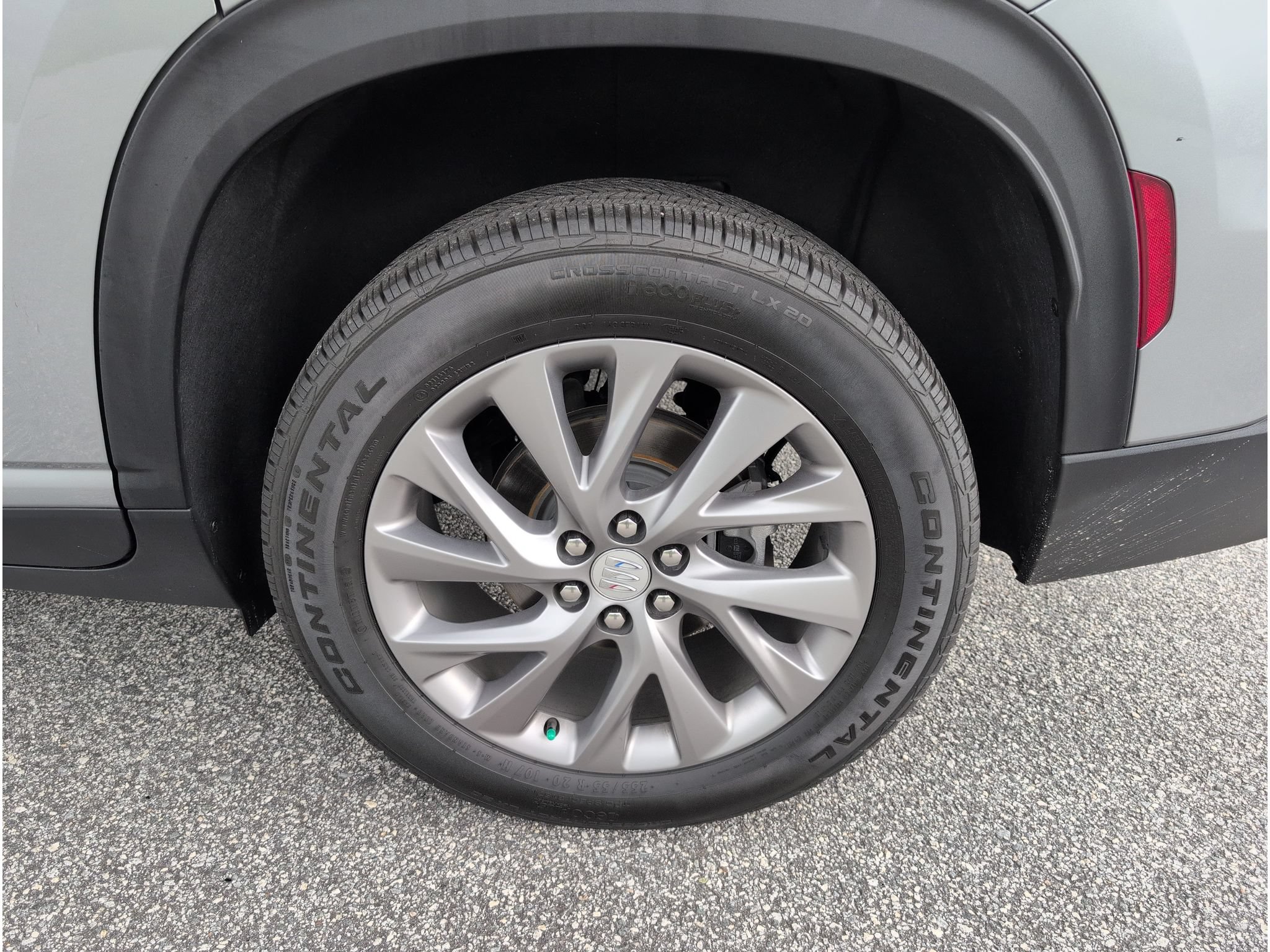 Used 2025 Buick Enclave Preferred FWD image 4