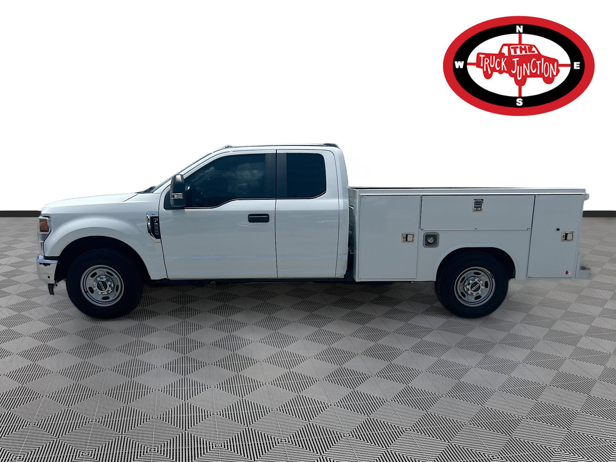 Used 2022 Ford F250 XL w/ Power Equipment Group RWD image 4