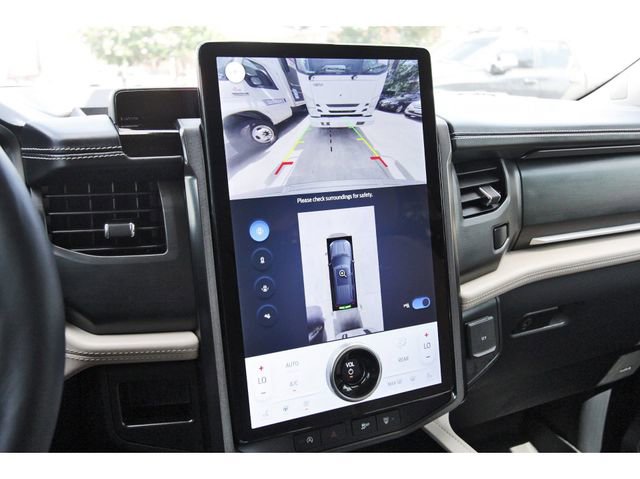 Used 2024 Ford Expedition Platinum RWD image 24