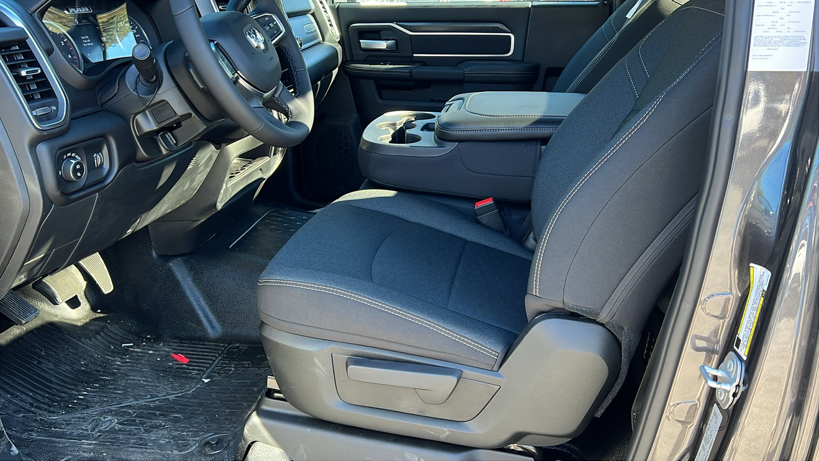 New 2025 RAM 5500 4x4 Regular Cab image 20