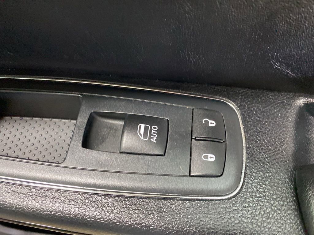 Used 2012 Chrysler 300 S w/ Luxury Group AWD/4WD image 21