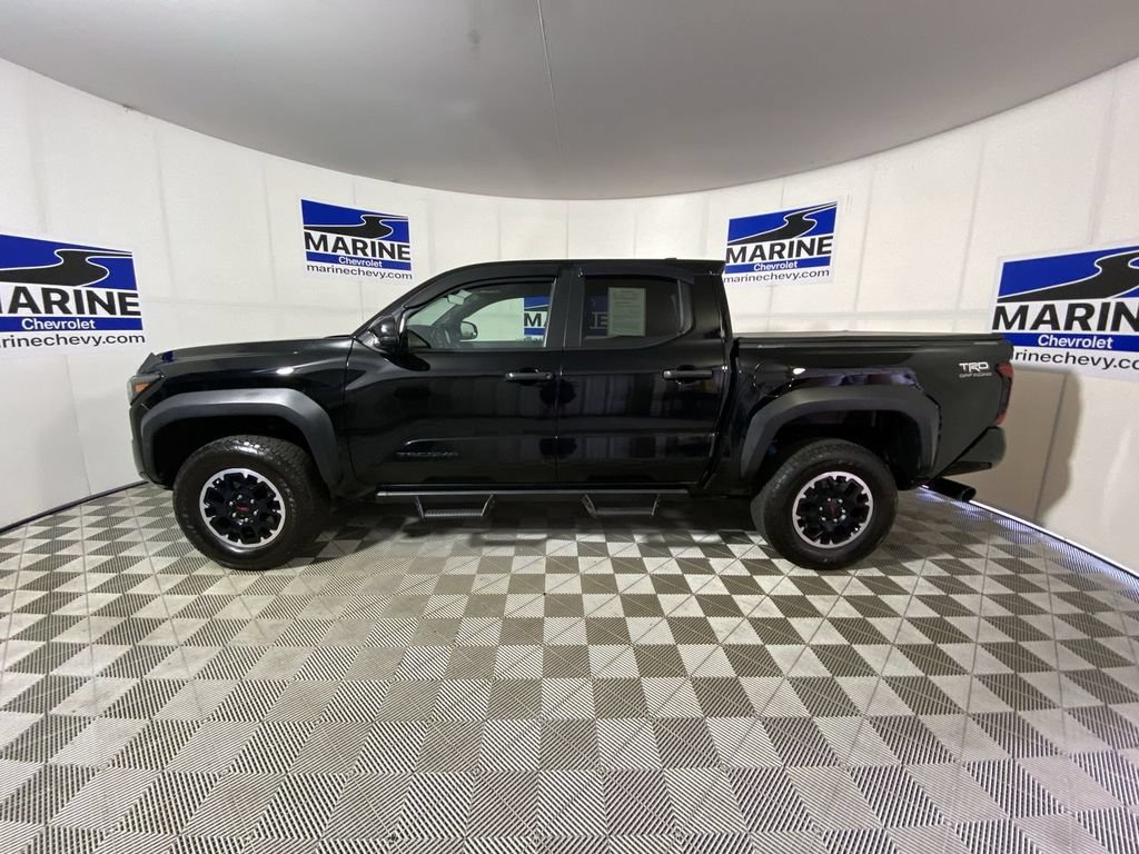 Used 2024 Toyota Tacoma TRD Off-Road AWD/4WD image 10