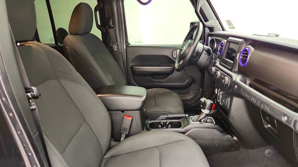 Used 2019 Jeep Wrangler Unlimited Sport S AWD/4WD image 22