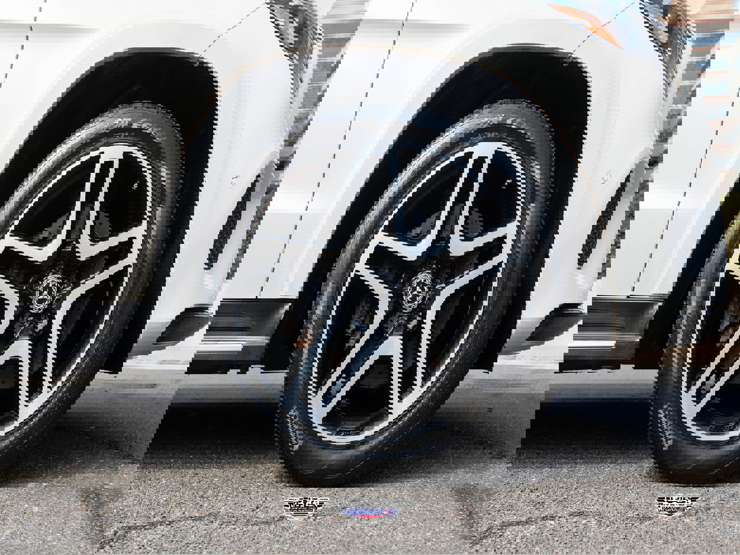 Used 2017 Mercedes-Benz GLS 550 4MATIC image 9