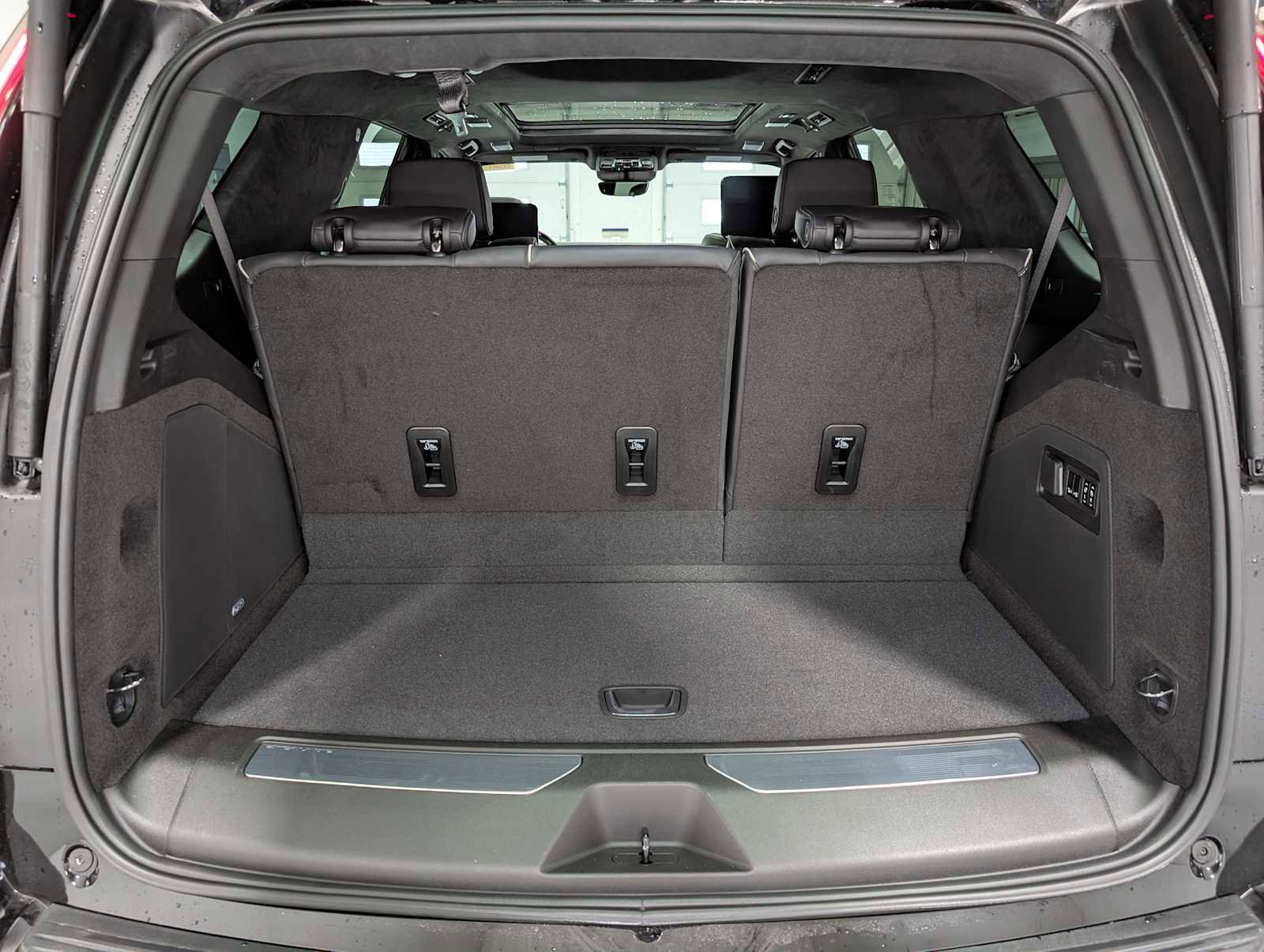 New 2026 Cadillac Escalade Platinum Sport w/ LPO, ONYX Package image 7