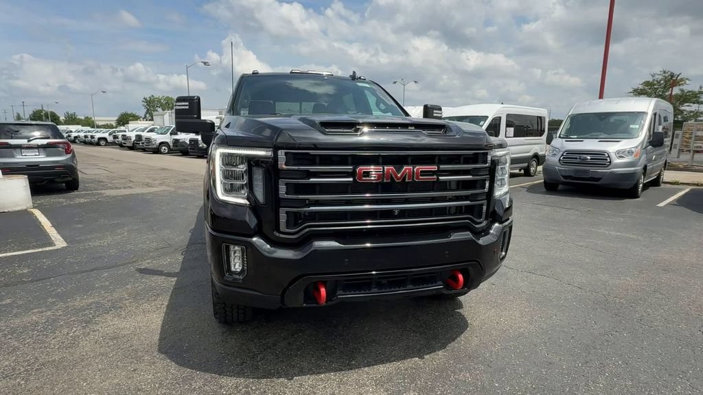 Used 2023 GMC Sierra 2500 AT4 w/ AT4 Preferred Package AWD/4WD image 3