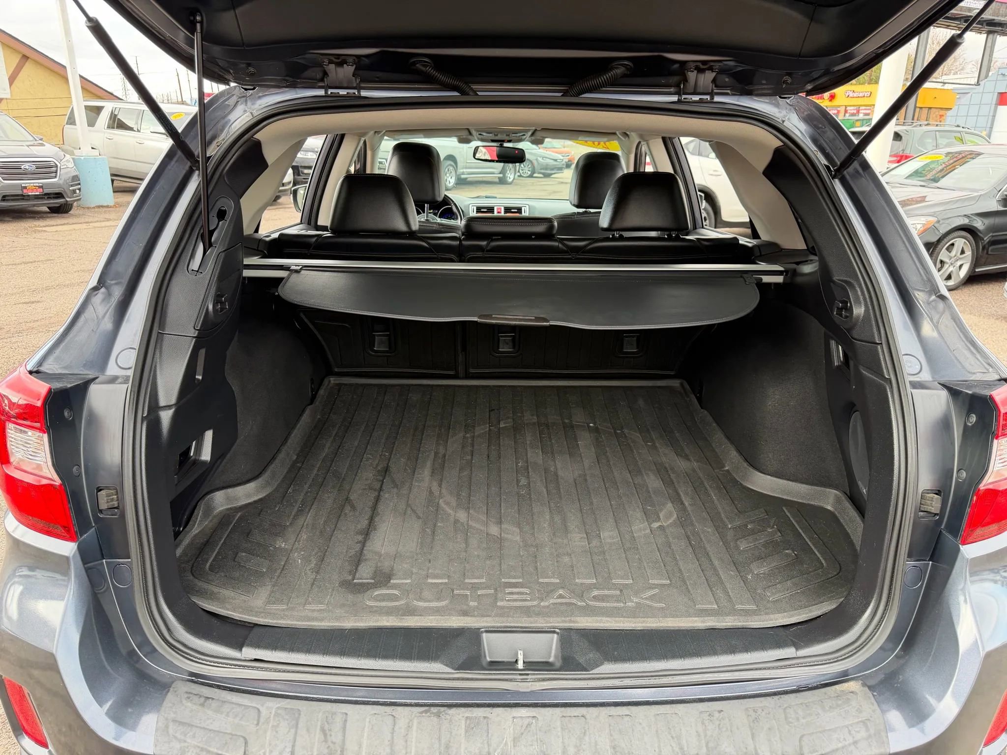 Used 2016 Subaru Outback 3.6R Limited AWD/4WD image 45