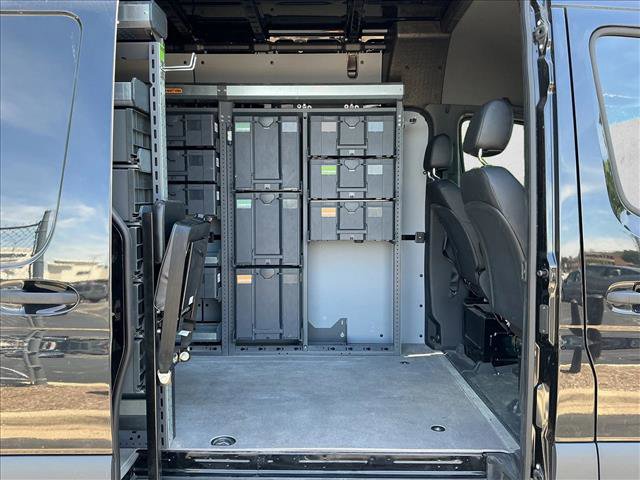 Used 2022 Mercedes-Benz Sprinter 2500 image 15