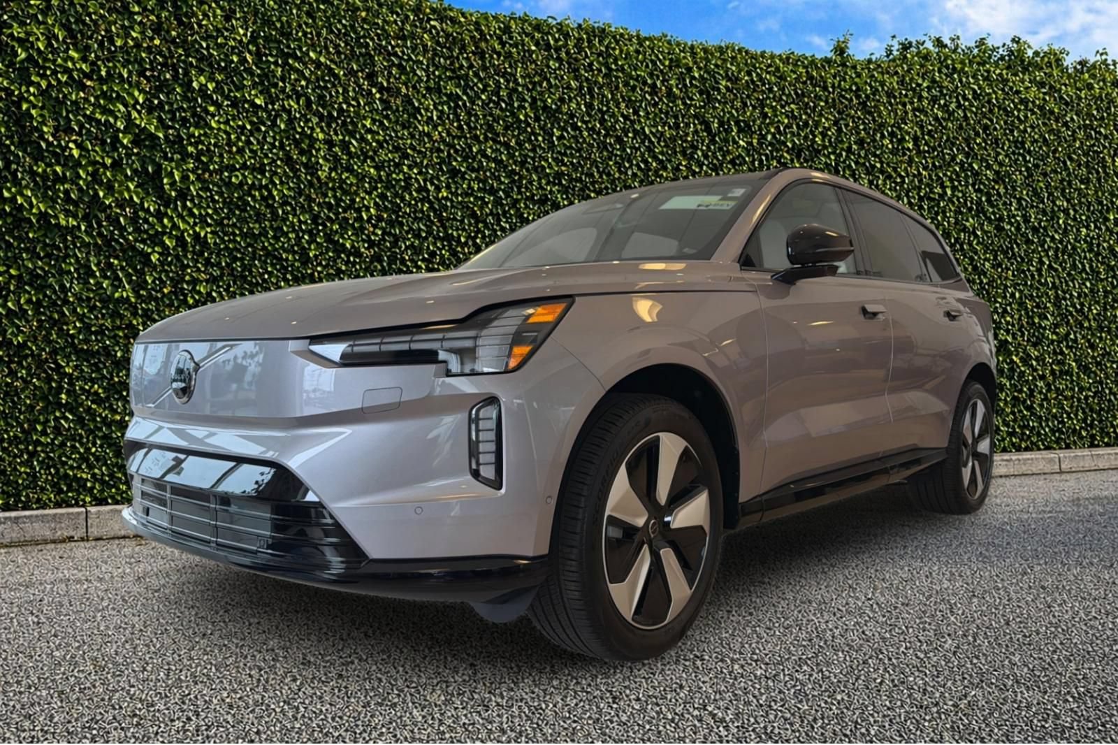 New 2026 Volvo EX90 Plus RWD image 1