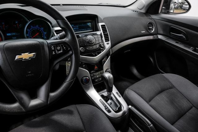 Used 2015 Chevrolet Cruze LT FWD image 24