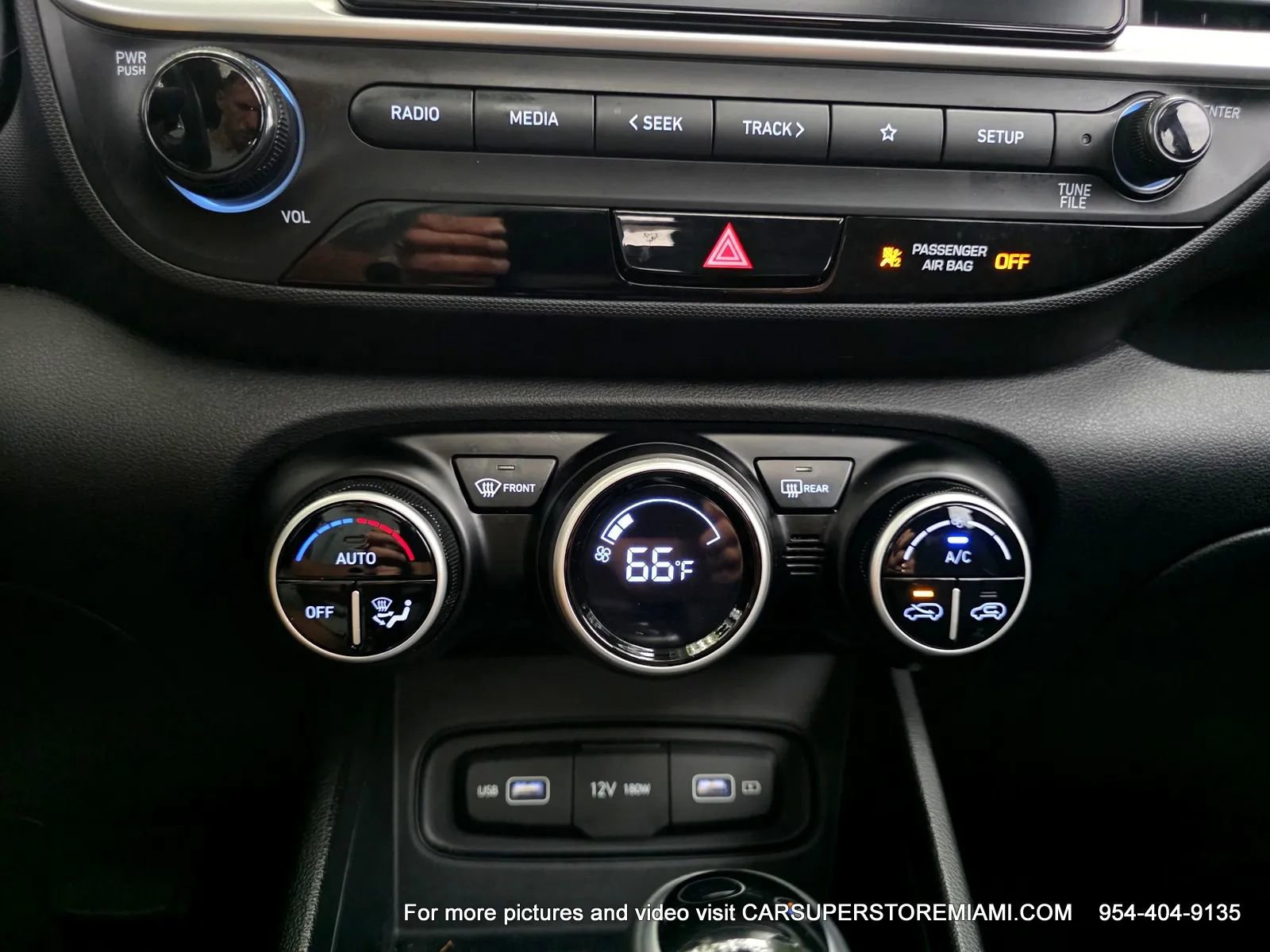 Used 2022 Hyundai Venue SEL FWD image 36