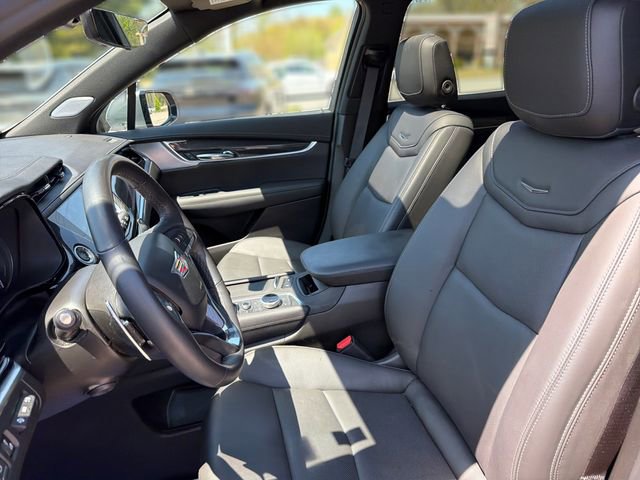 Used 2025 Cadillac XT6 Sport w/ Technology Package AWD/4WD image 9