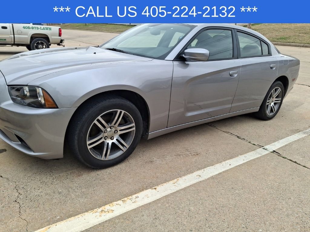Used 2014 Dodge Charger SE w/ Connectivity Group